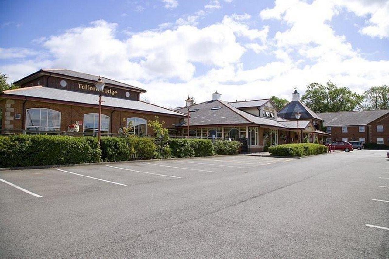 Premier Inn 凯特林 外观 照片